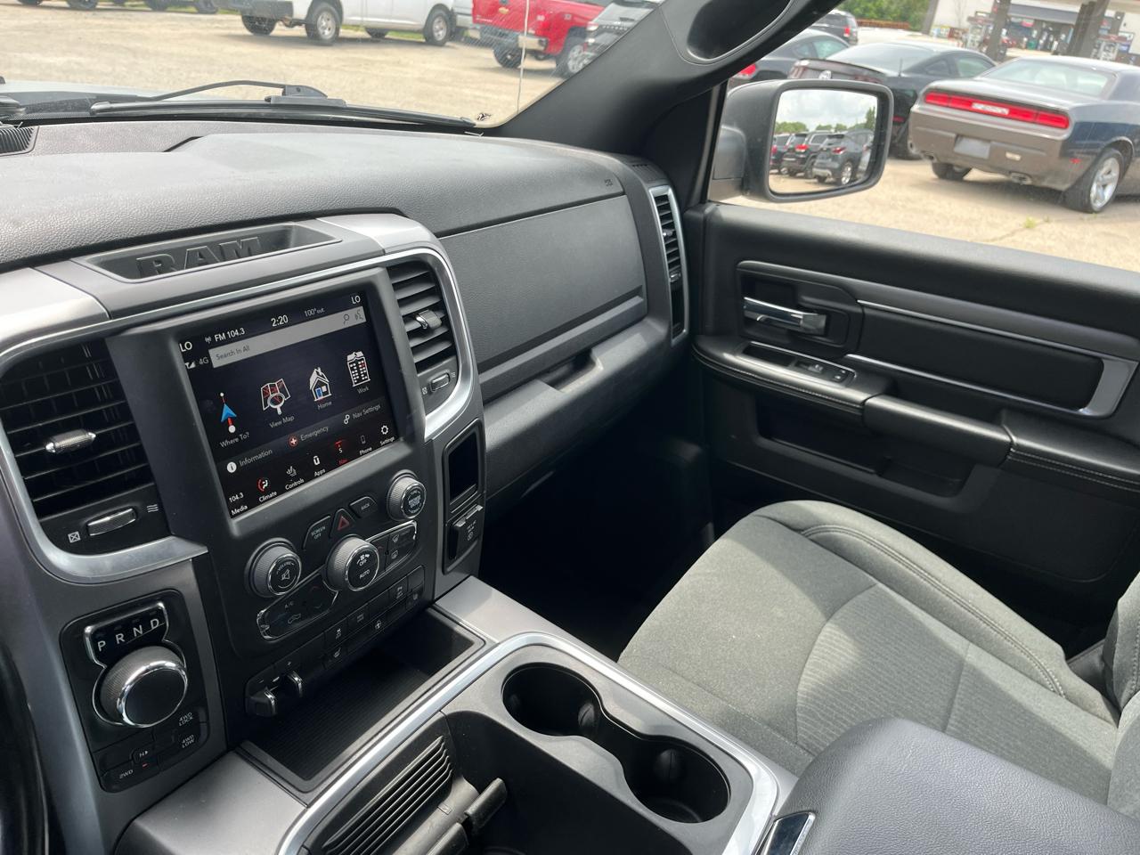 RAM 1500 Classic Warlock 4x4 Crew Cab 5'7" Box 2022