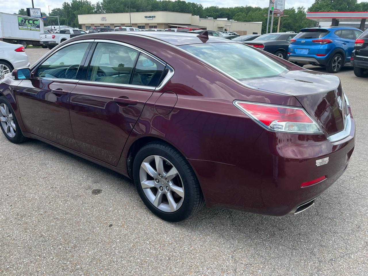 Acura TL 4dr Sdn Auto 2WD 2013