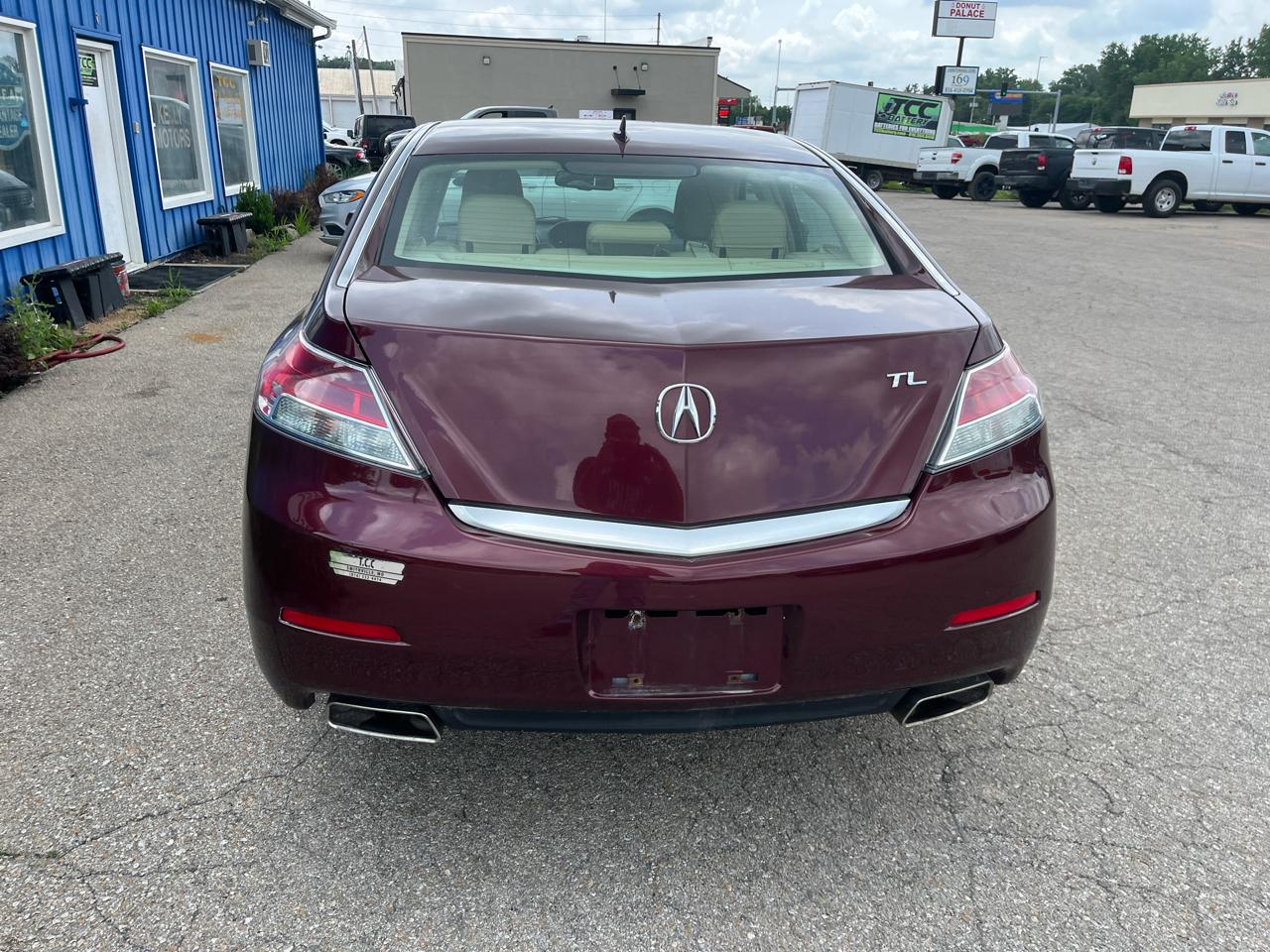 Acura TL 4dr Sdn Auto 2WD 2013