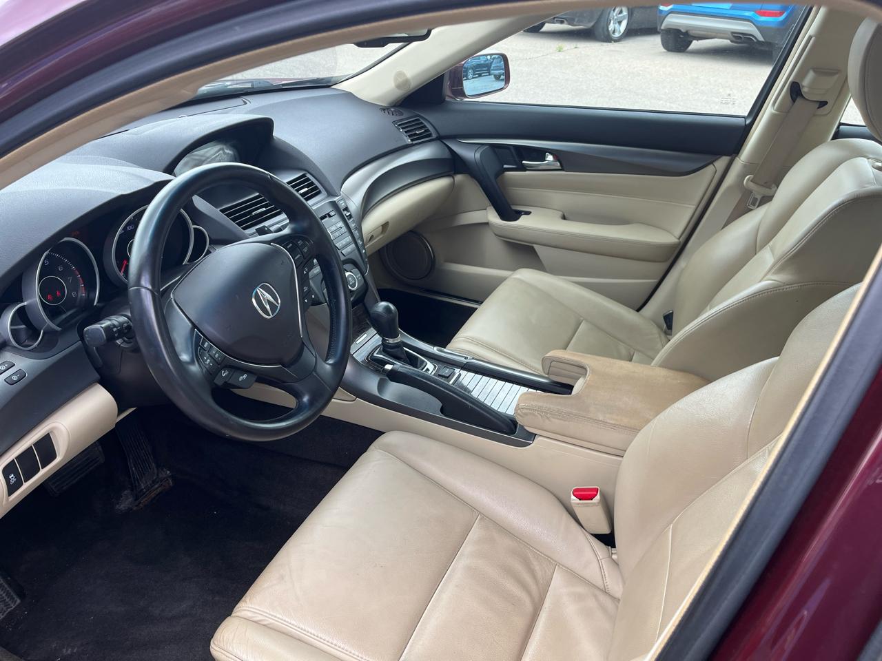 Acura TL 4dr Sdn Auto 2WD 2013
