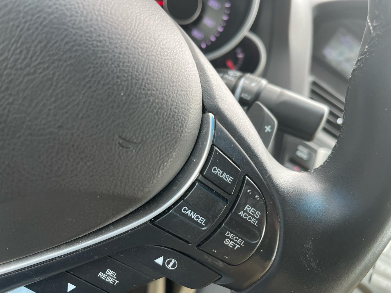Acura TL 4dr Sdn Auto 2WD 2013