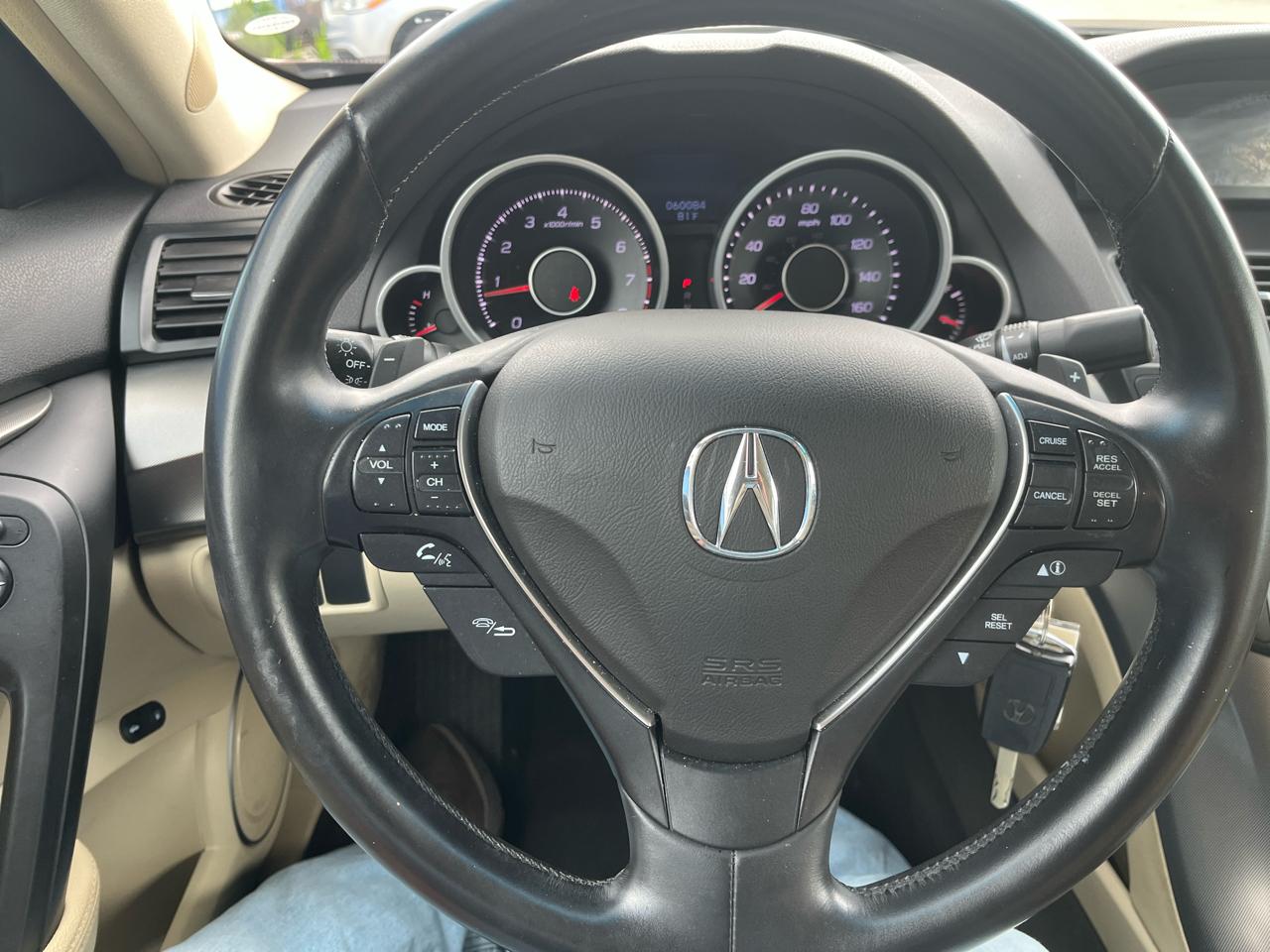 Acura TL 4dr Sdn Auto 2WD 2013