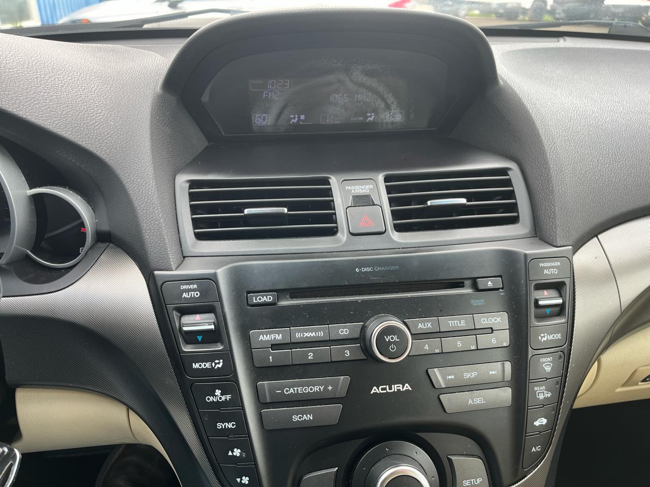 Acura TL 4dr Sdn Auto 2WD 2013