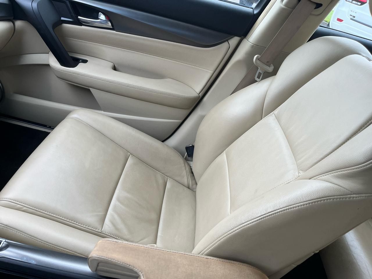 Acura TL 4dr Sdn Auto 2WD 2013