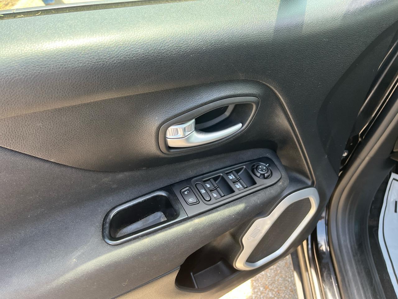 2018 Jeep Renegade Latitude - Photo 10