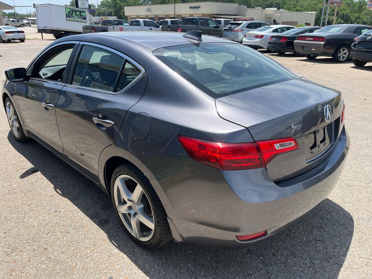 Acura ILX 4dr Sdn 2.0L 2015