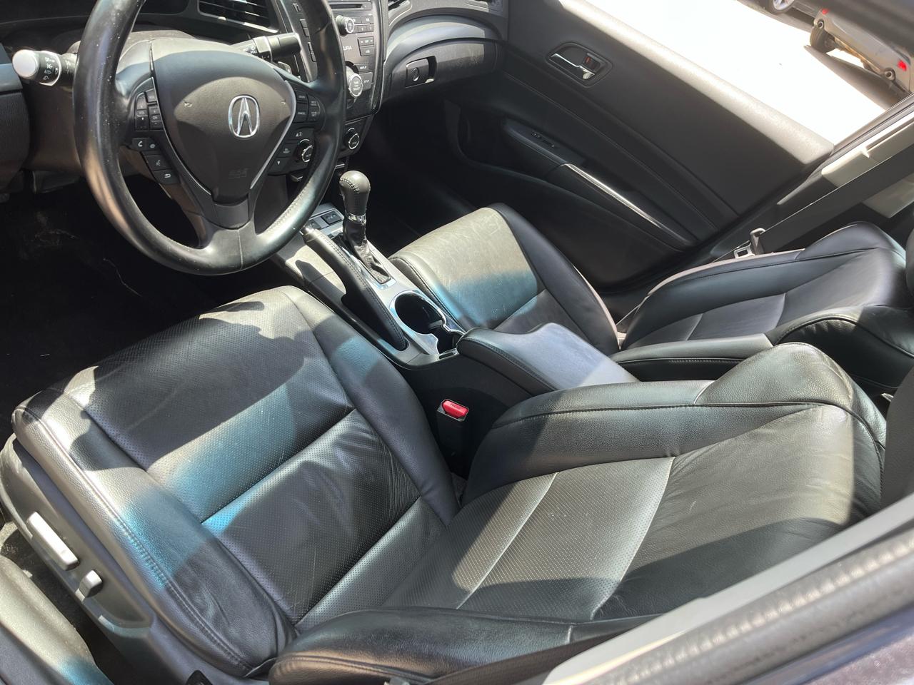 Acura ILX 4dr Sdn 2.0L 2015