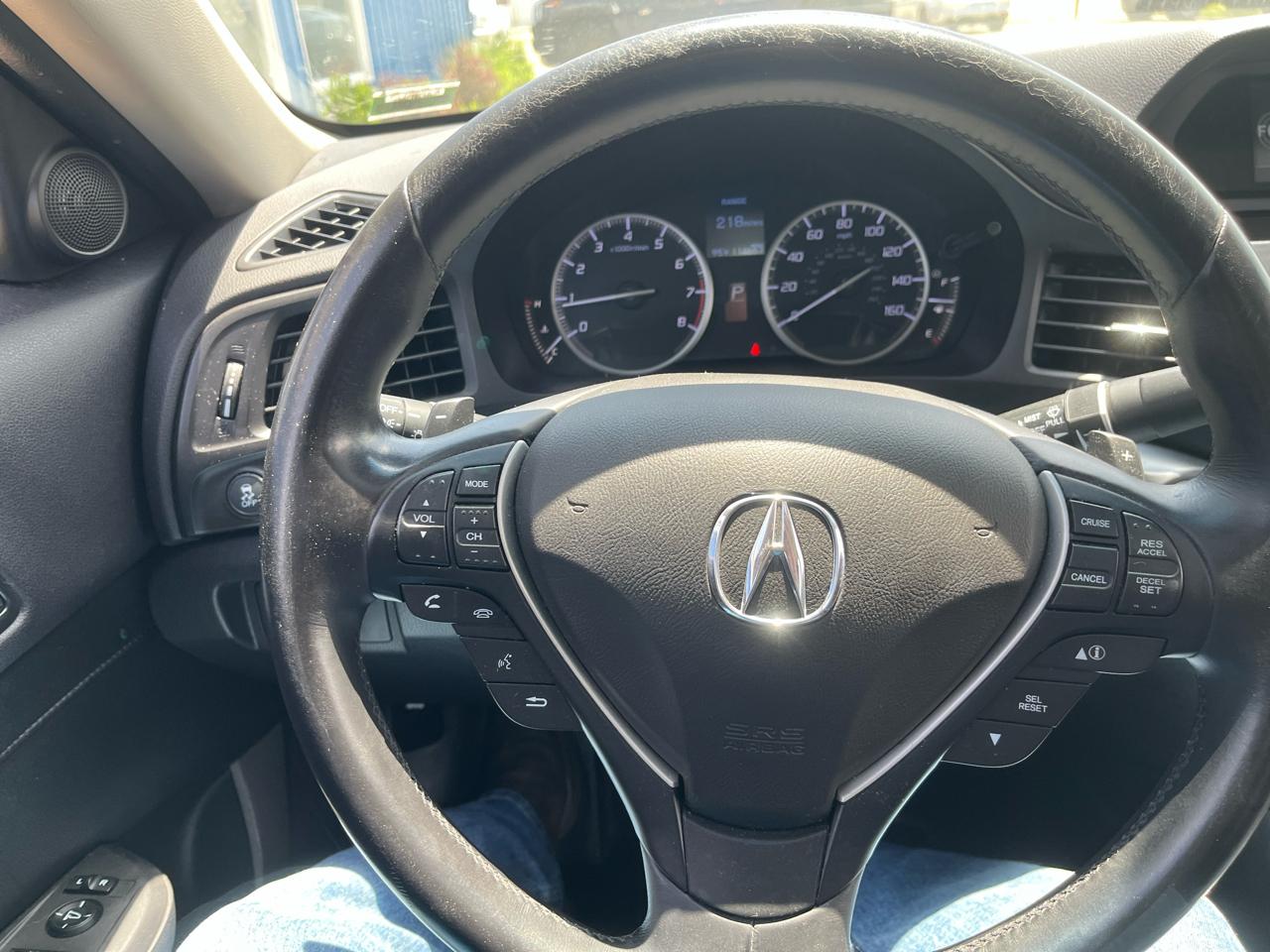 Acura ILX 4dr Sdn 2.0L 2015