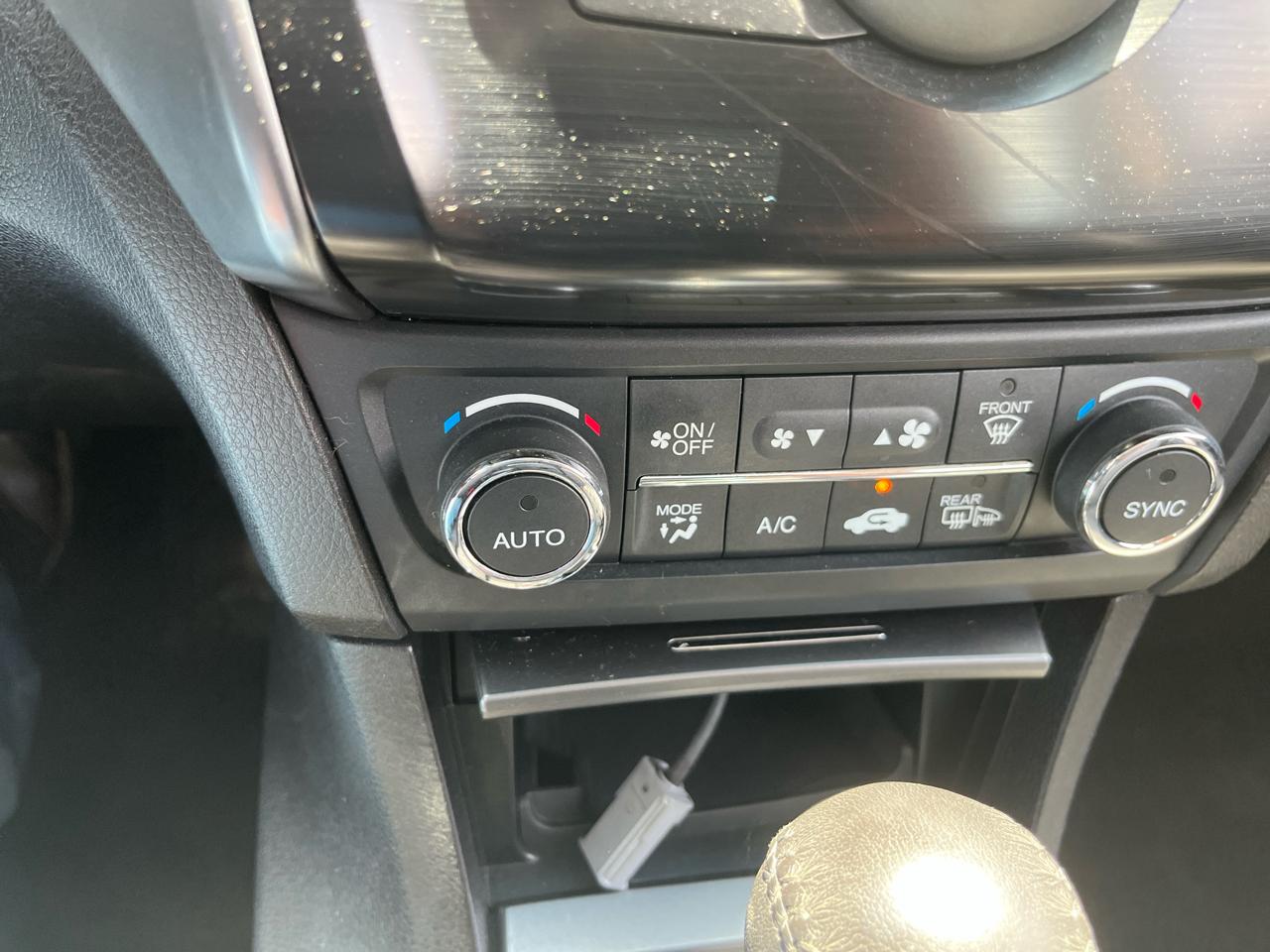 Acura ILX 4dr Sdn 2.0L 2015