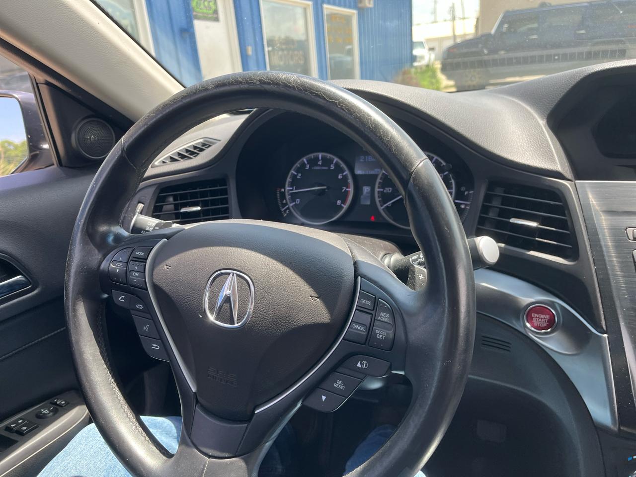 Acura ILX 4dr Sdn 2.0L 2015