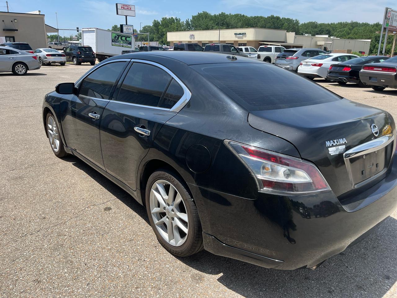 Nissan Maxima 4dr Sdn V6 CVT 3.5 SV 2010