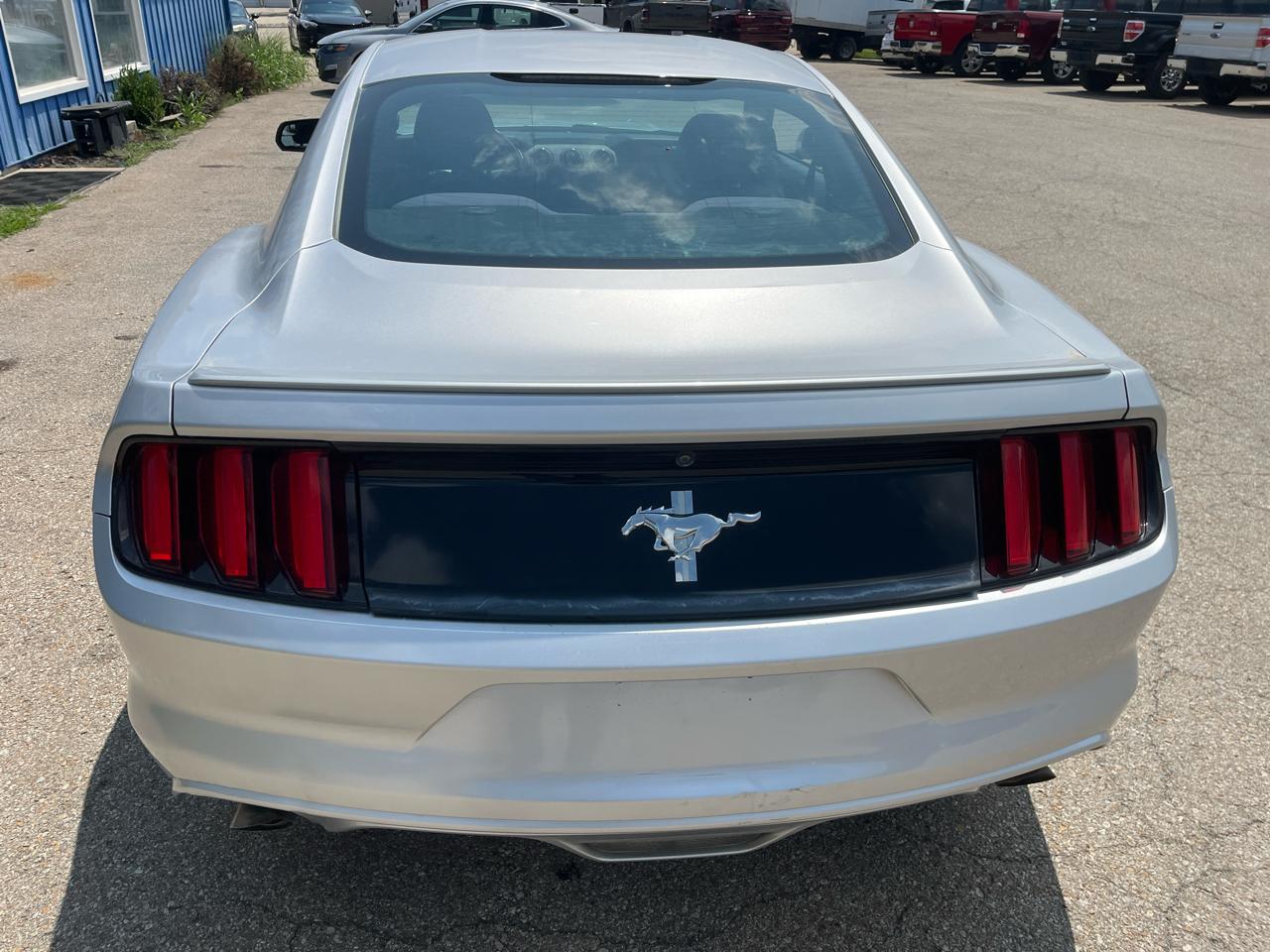 Ford Mustang 2dr Fastback V6 2015