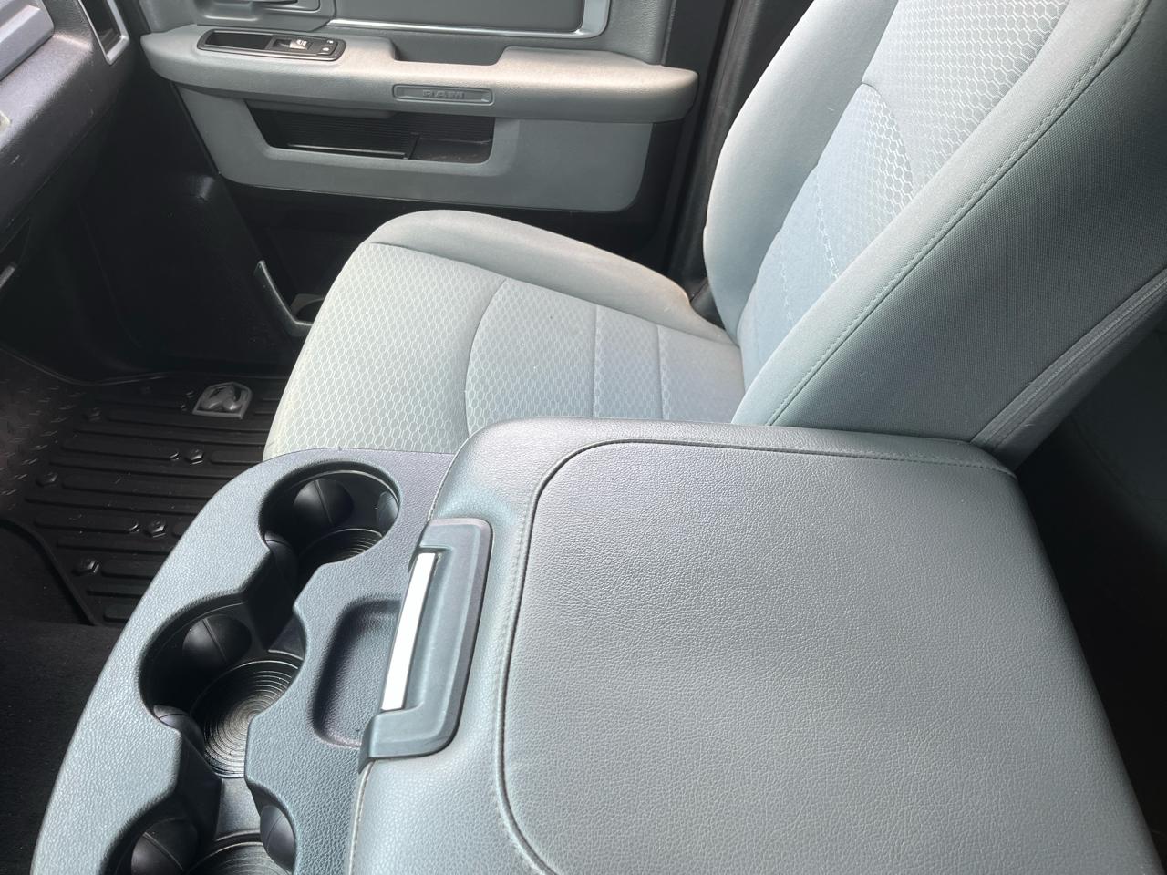 RAM 1500 4WD Quad Cab 140.5" Outdoorsman 2017