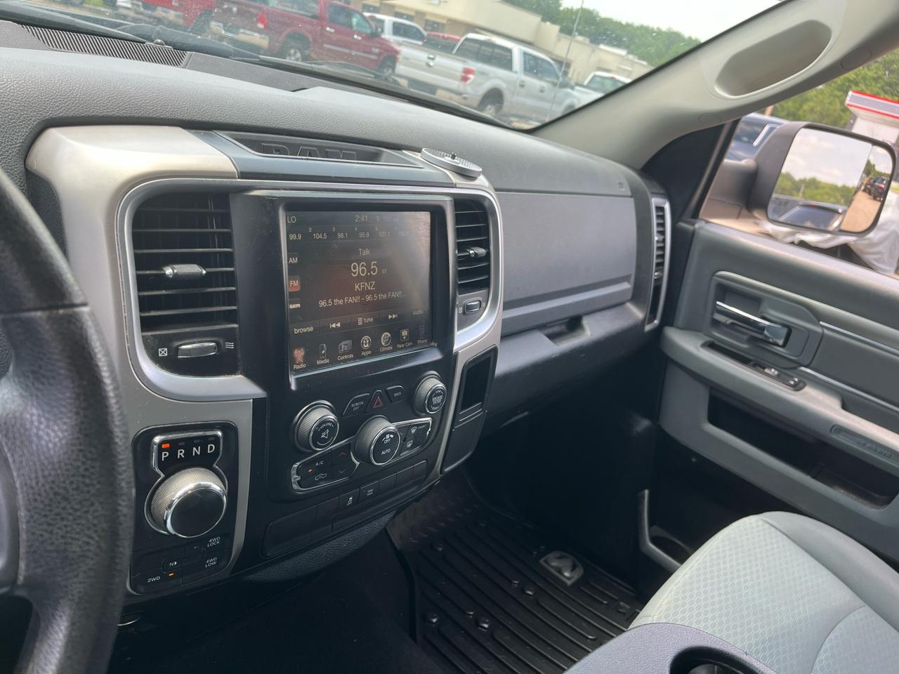RAM 1500 4WD Quad Cab 140.5" Outdoorsman 2017