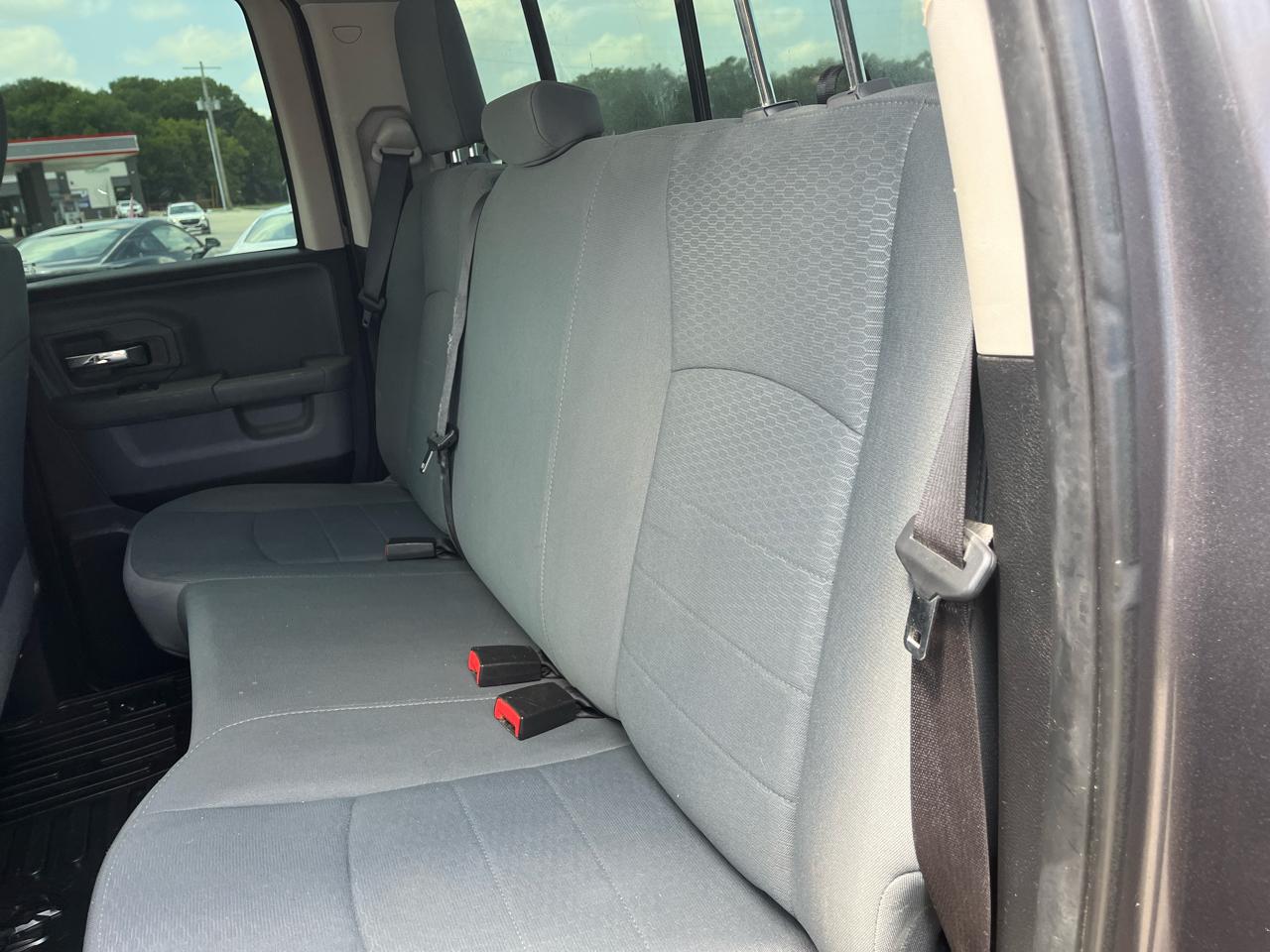 RAM 1500 4WD Quad Cab 140.5" Outdoorsman 2017