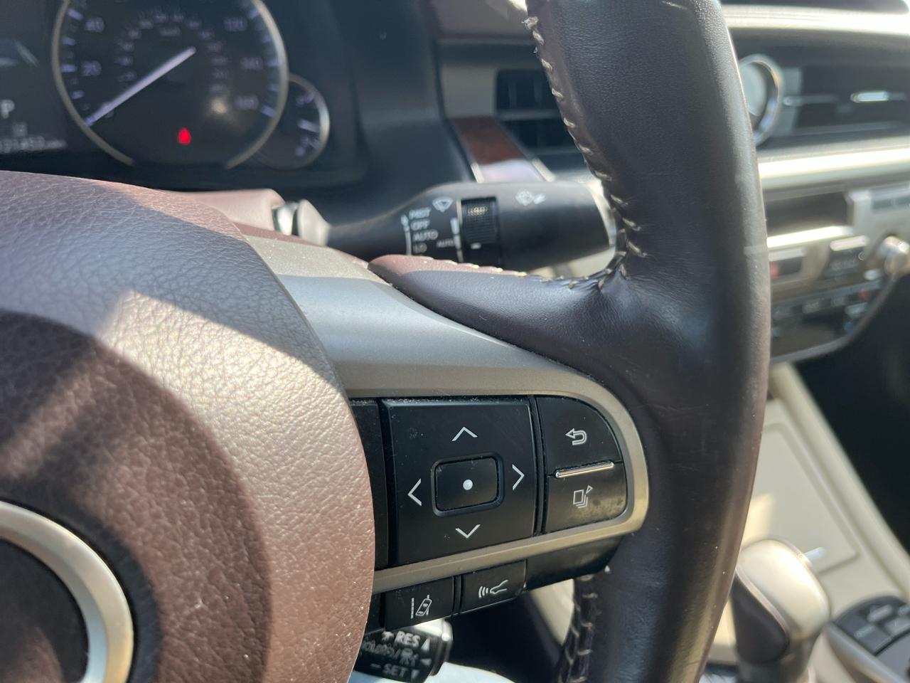 Lexus ES 350 4dr Sdn 2016