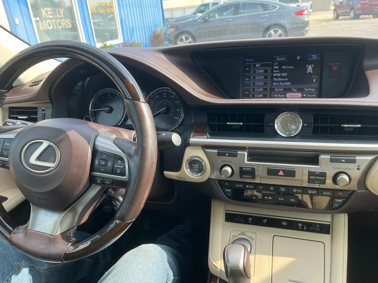 Lexus ES 350 4dr Sdn 2016