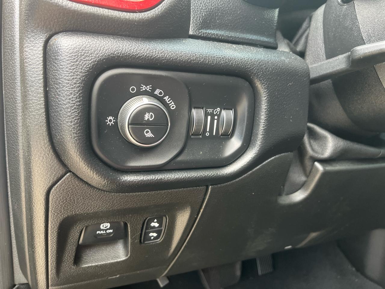 RAM 1500 Rebel 4x4 Crew Cab 5'7" Box 2019