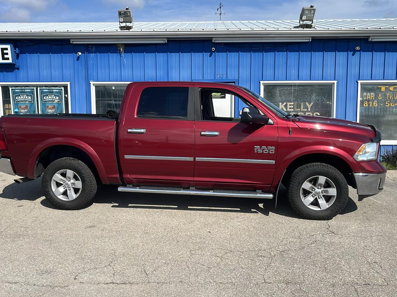 RAM 1500 4WD Crew Cab 140.5" Outdoorsman 2015