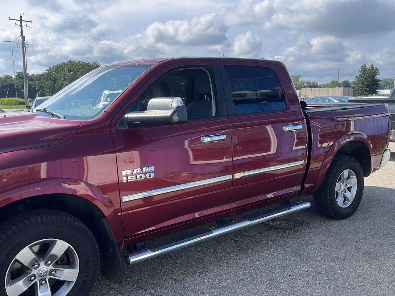 RAM 1500 4WD Crew Cab 140.5" Outdoorsman 2015