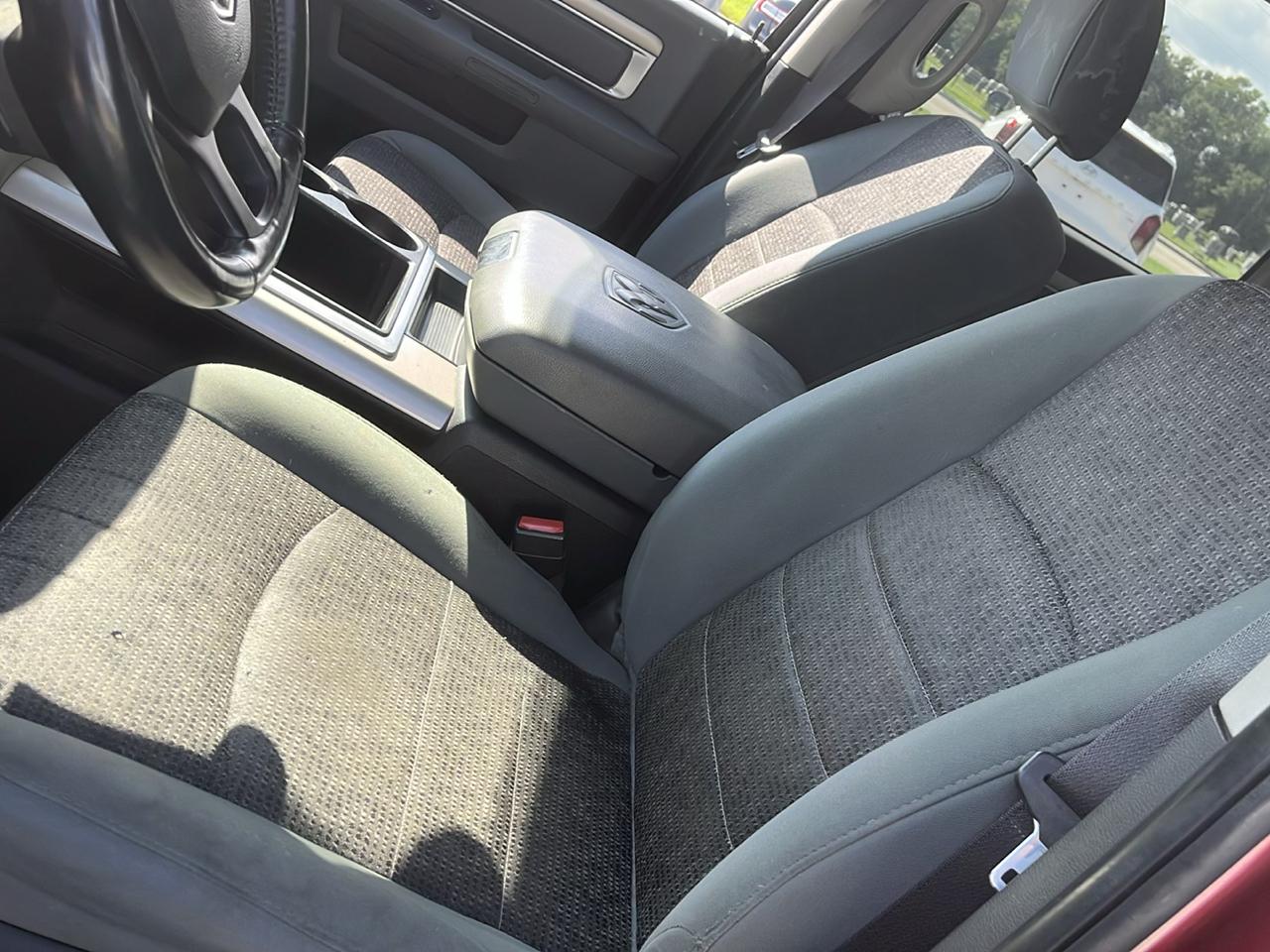 RAM 1500 4WD Crew Cab 140.5" Outdoorsman 2015