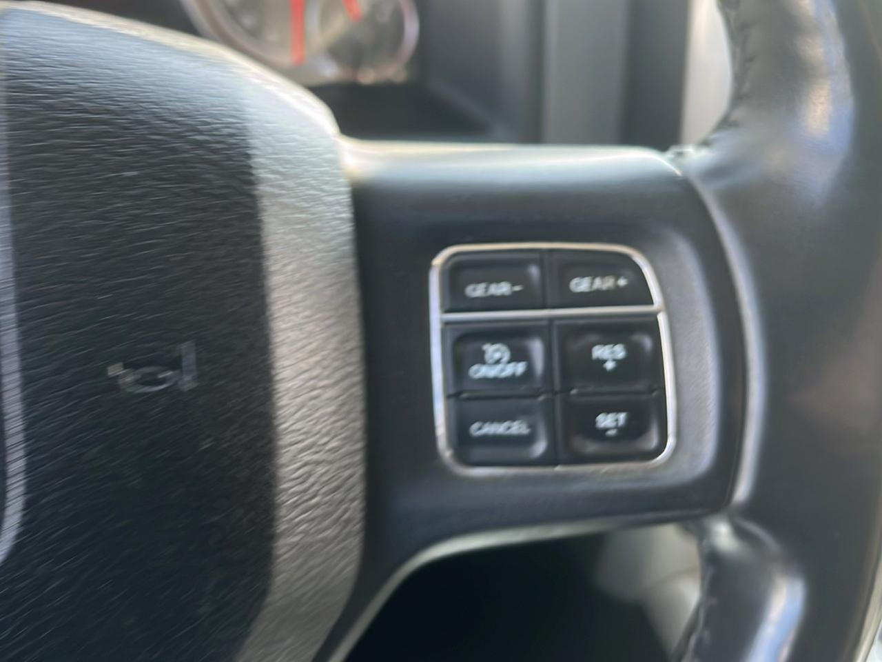 RAM 1500 4WD Crew Cab 140.5" Outdoorsman 2015