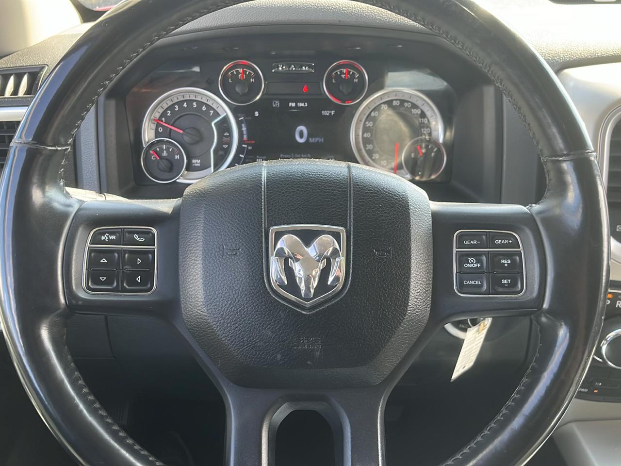 RAM 1500 4WD Crew Cab 140.5" Outdoorsman 2015