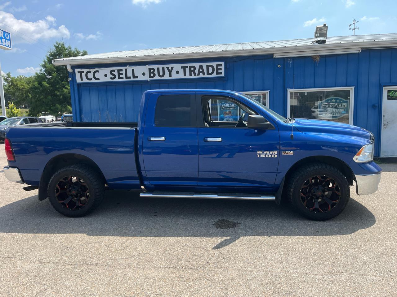 RAM 1500 4WD Quad Cab 140.5" SLT 2017