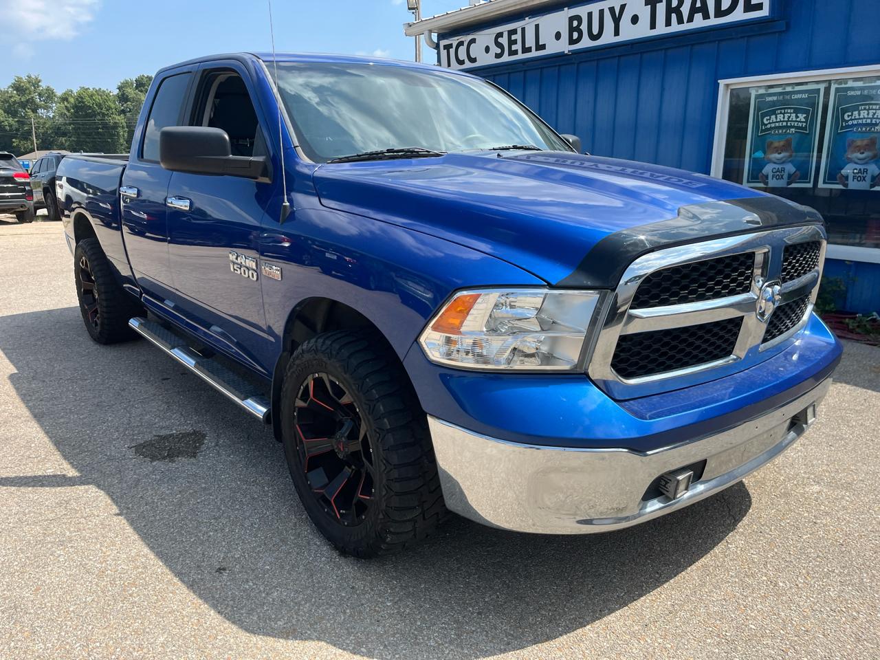 RAM 1500 4WD Quad Cab 140.5" SLT 2017