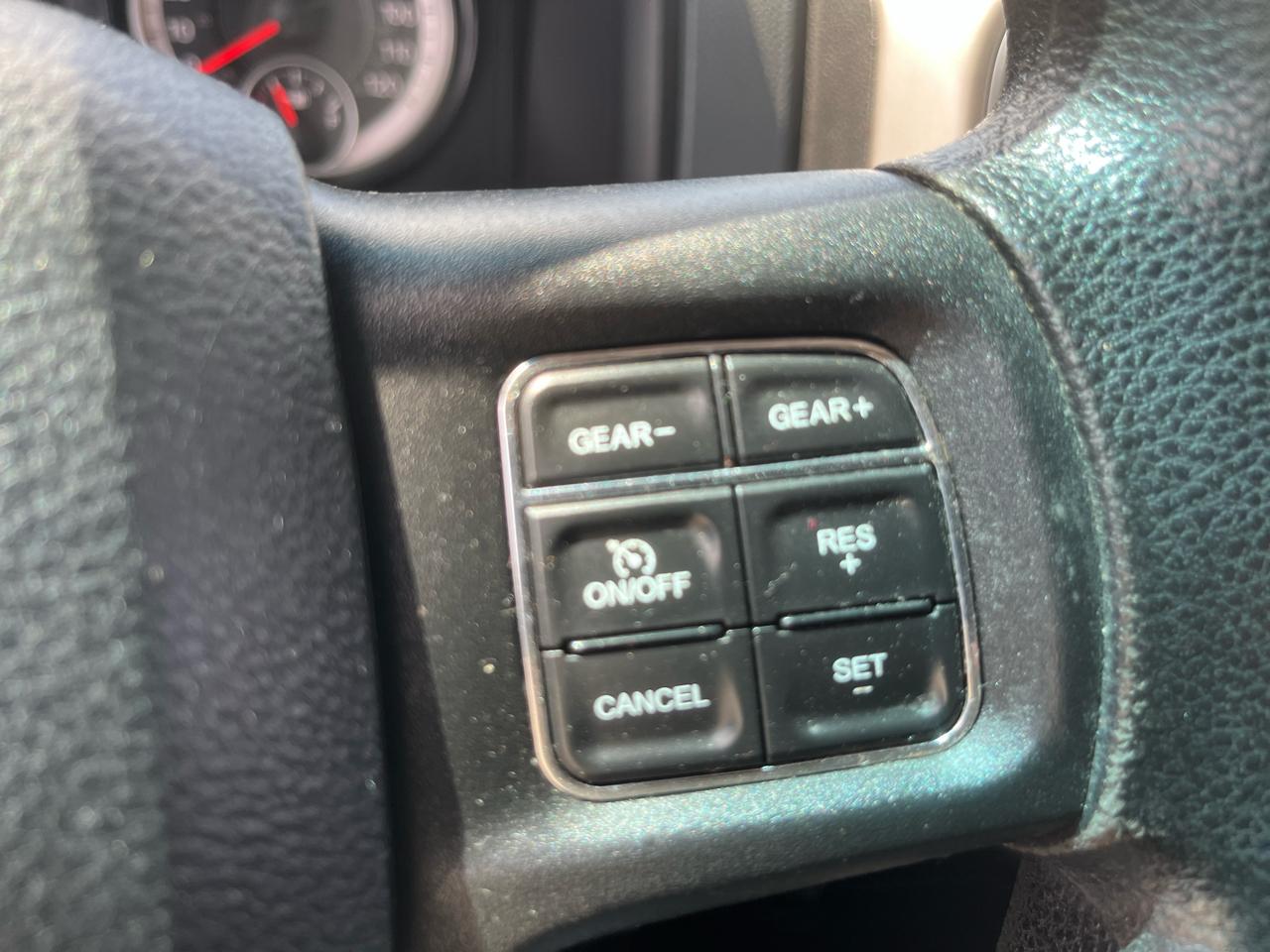 RAM 1500 4WD Quad Cab 140.5" SLT 2017