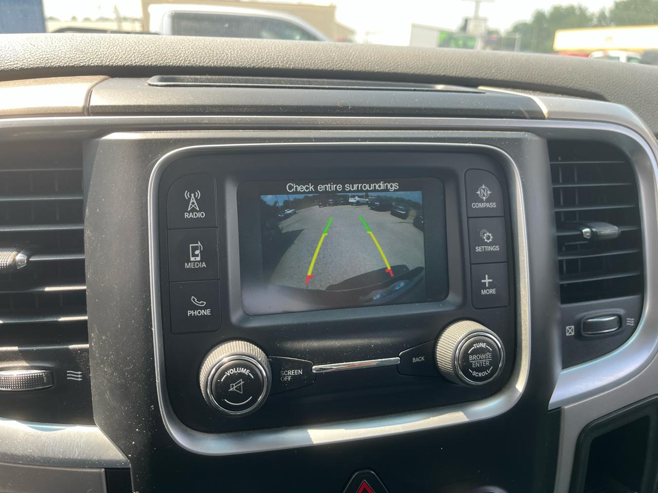 RAM 1500 4WD Quad Cab 140.5" SLT 2017