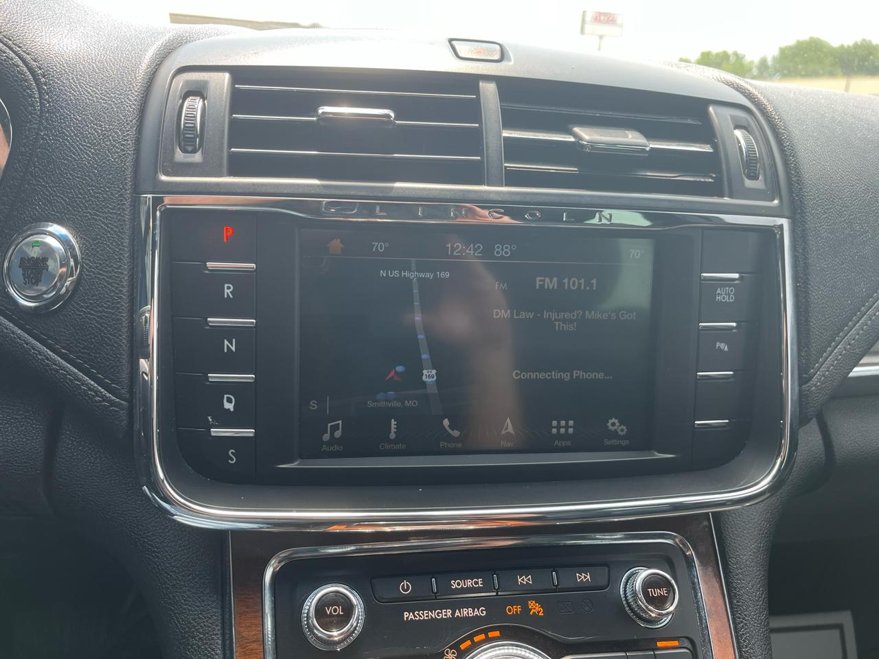 Lincoln Continental Select FWD 2017