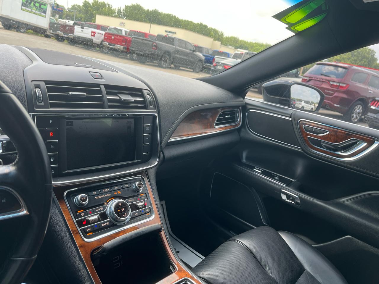 Lincoln Continental Select FWD 2017