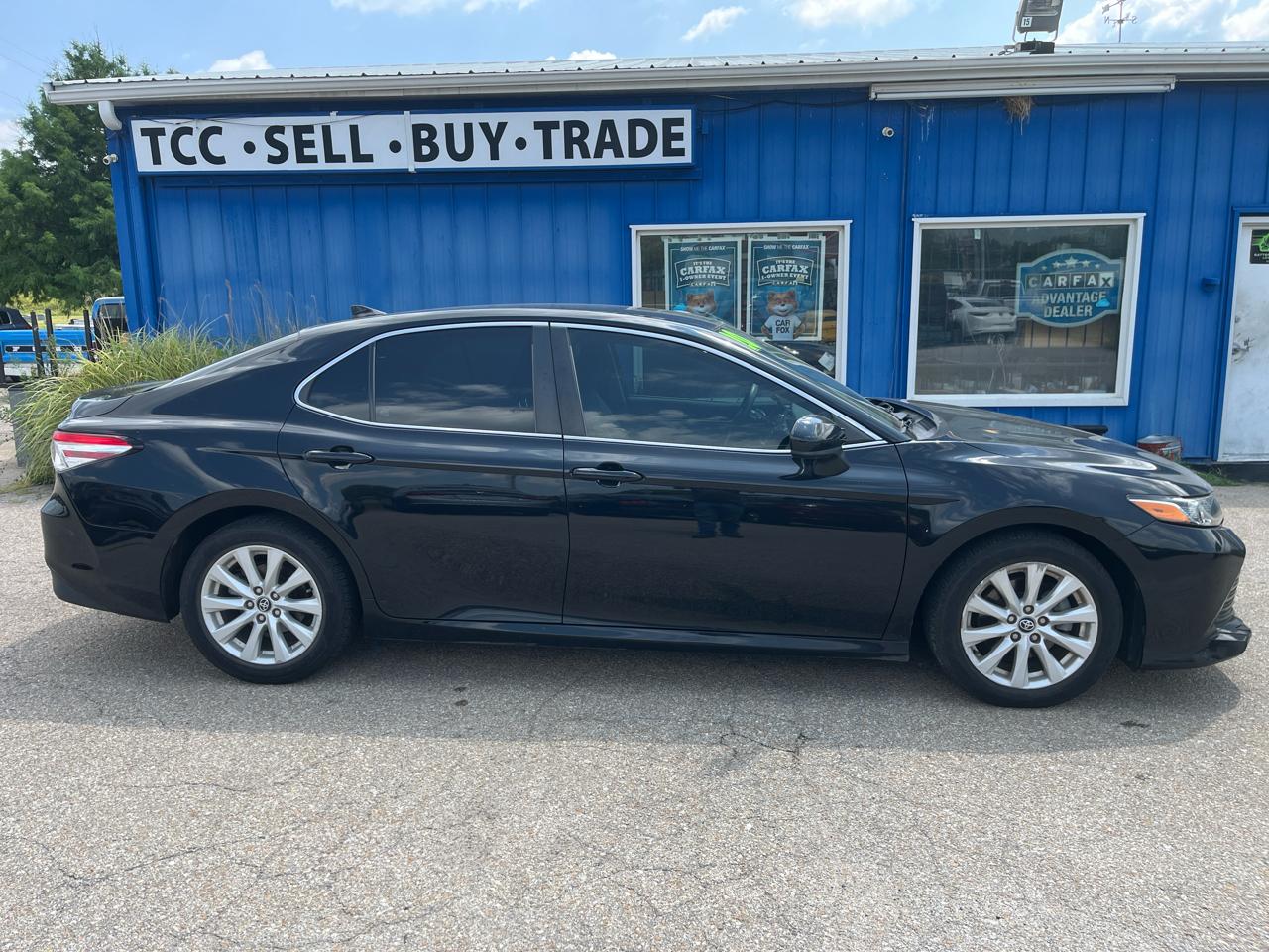 Toyota Camry LE Auto (Natl) 2020