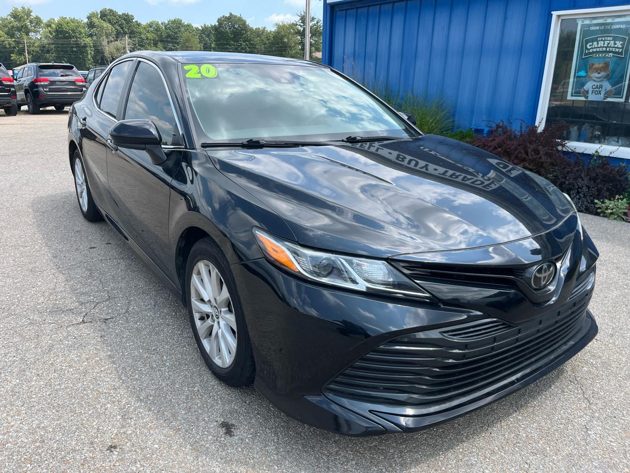 Toyota Camry LE Auto (Natl) 2020