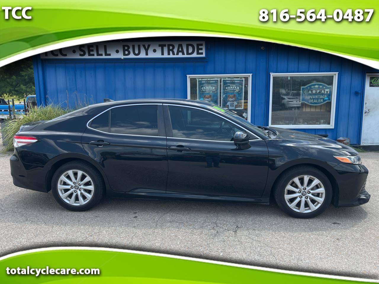2020 Toyota Camry LE Auto (Natl)