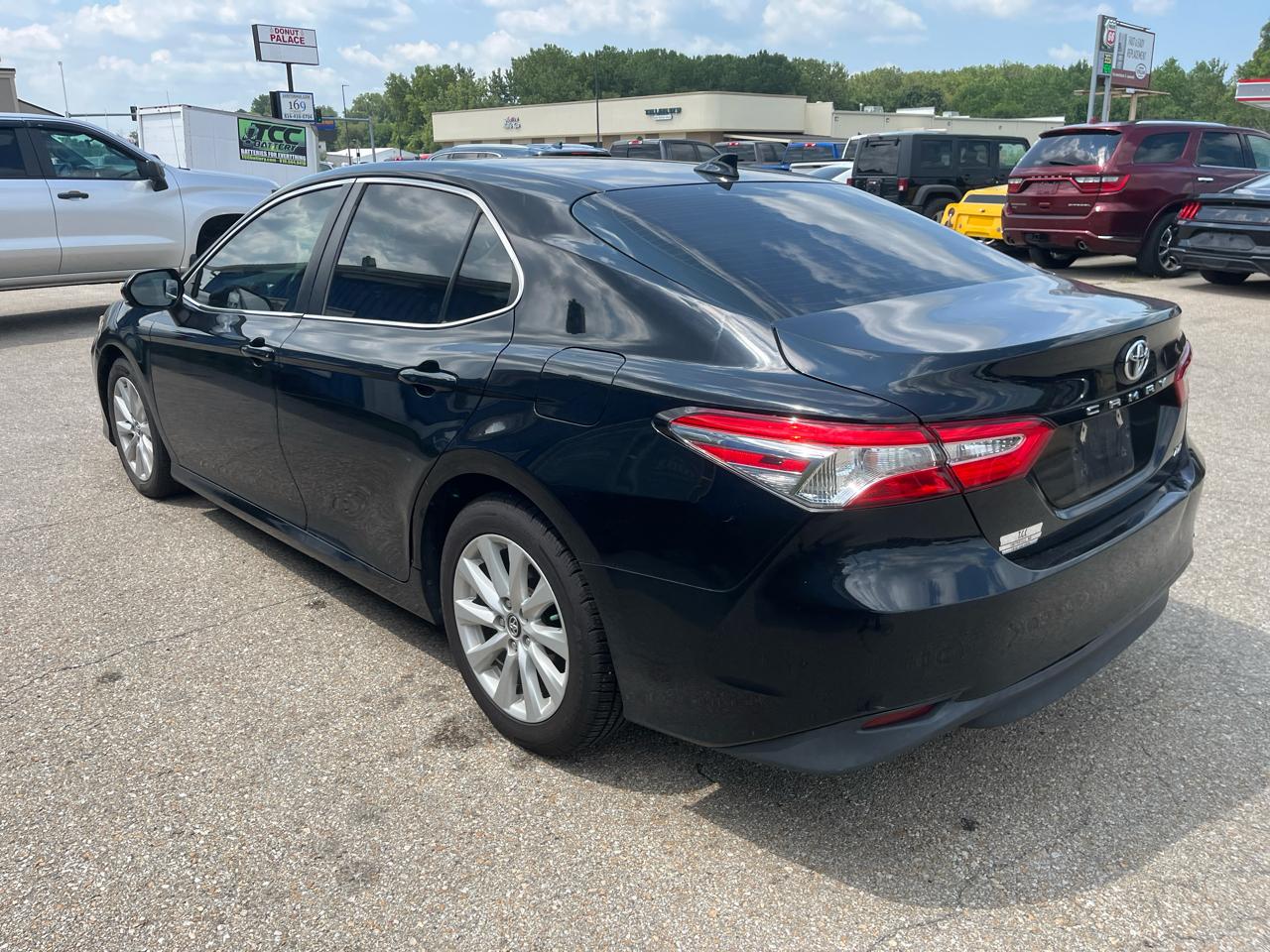Toyota Camry LE Auto (Natl) 2020