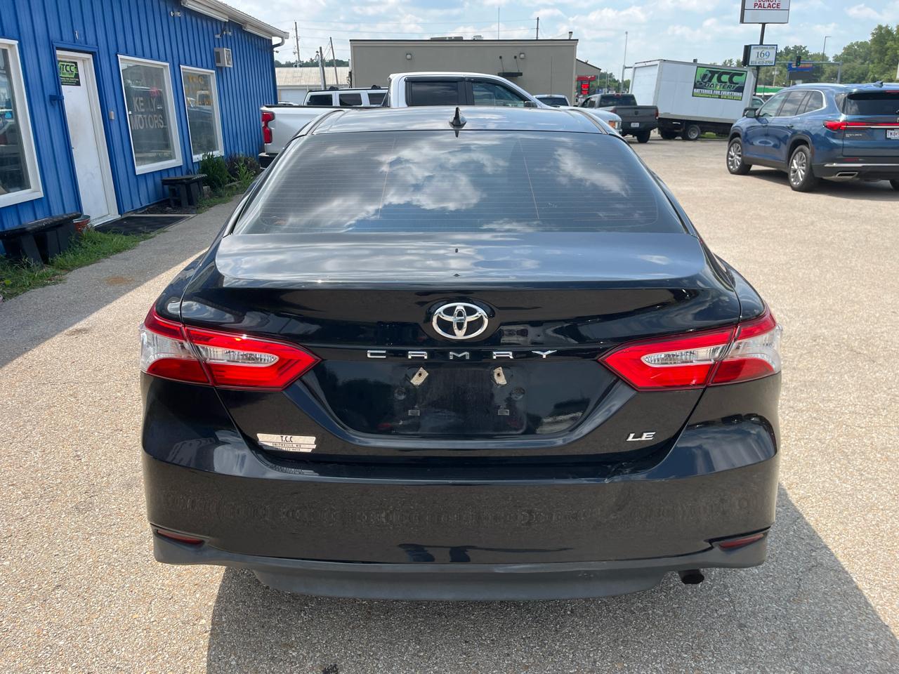 Toyota Camry LE Auto (Natl) 2020