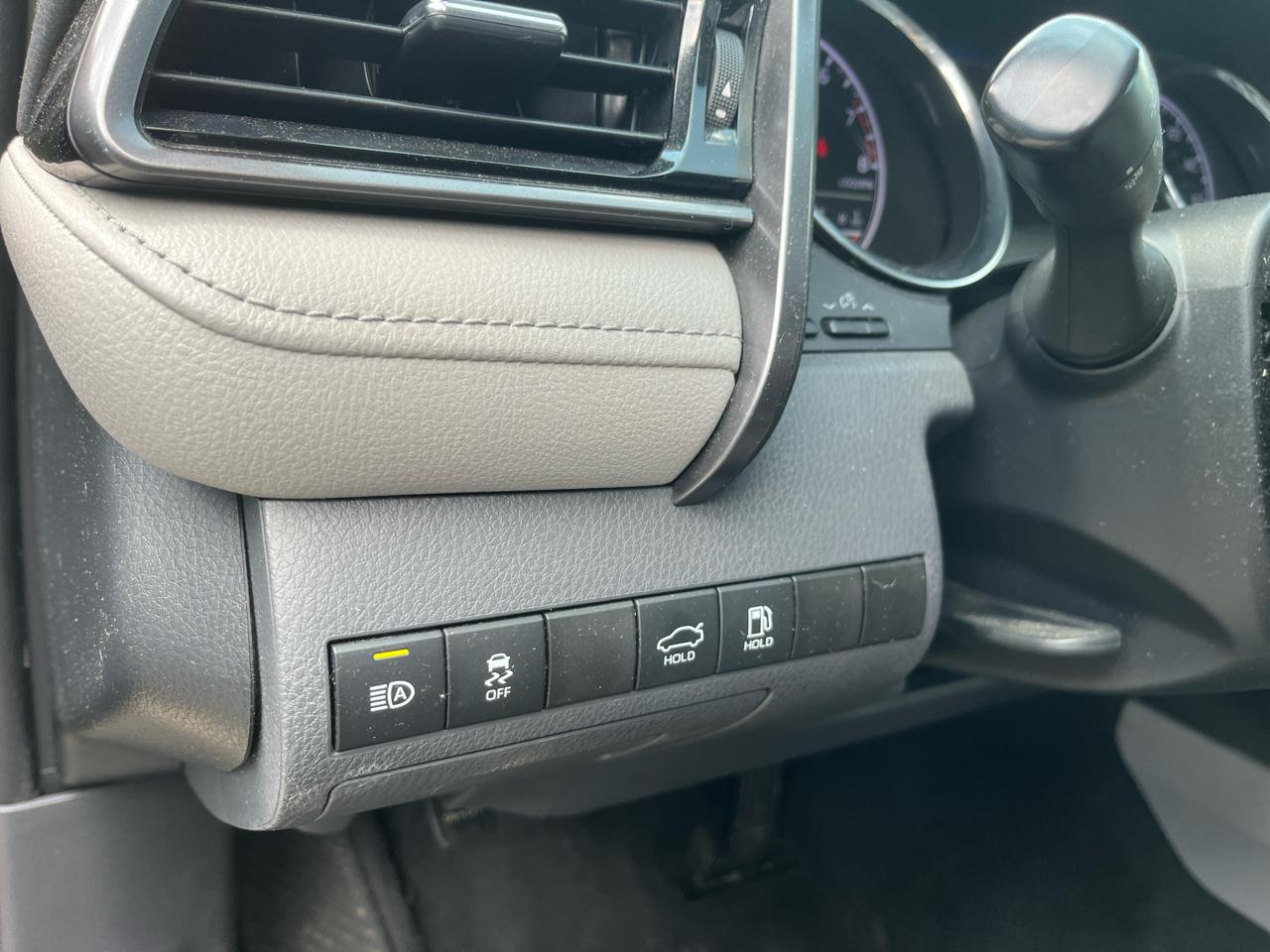 Toyota Camry LE Auto (Natl) 2020
