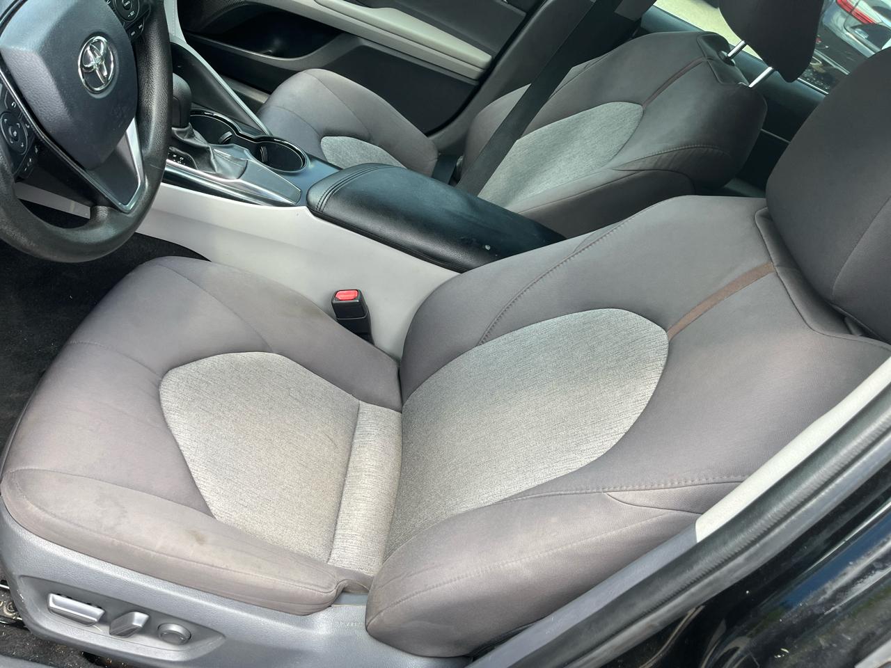 Toyota Camry LE Auto (Natl) 2020