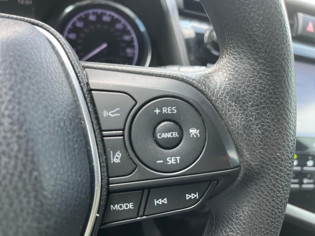 Toyota Camry LE Auto (Natl) 2020