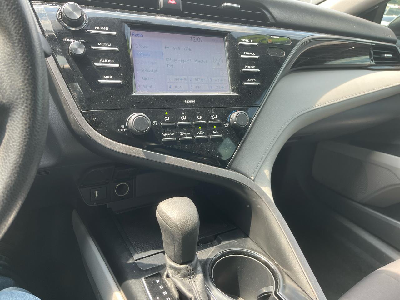 Toyota Camry LE Auto (Natl) 2020