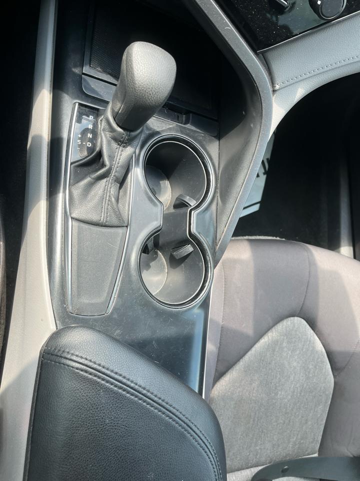 Toyota Camry LE Auto (Natl) 2020
