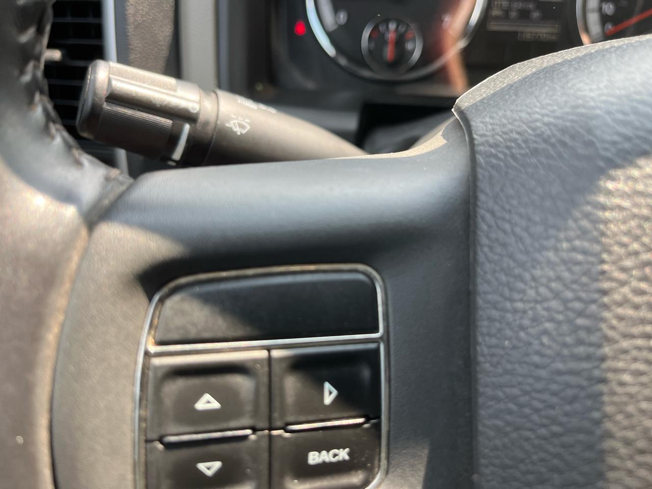 RAM 1500 2WD Crew Cab 140.5" Big Horn 2012