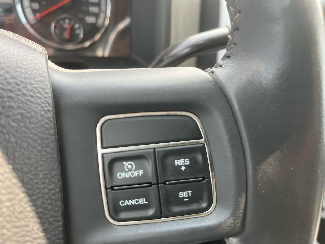 RAM 1500 2WD Crew Cab 140.5" Big Horn 2012