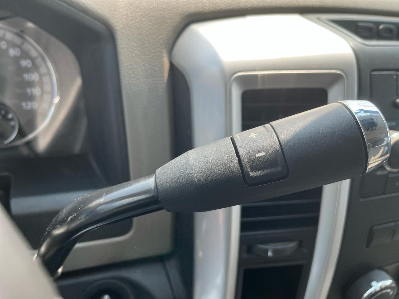RAM 1500 2WD Crew Cab 140.5" Big Horn 2012