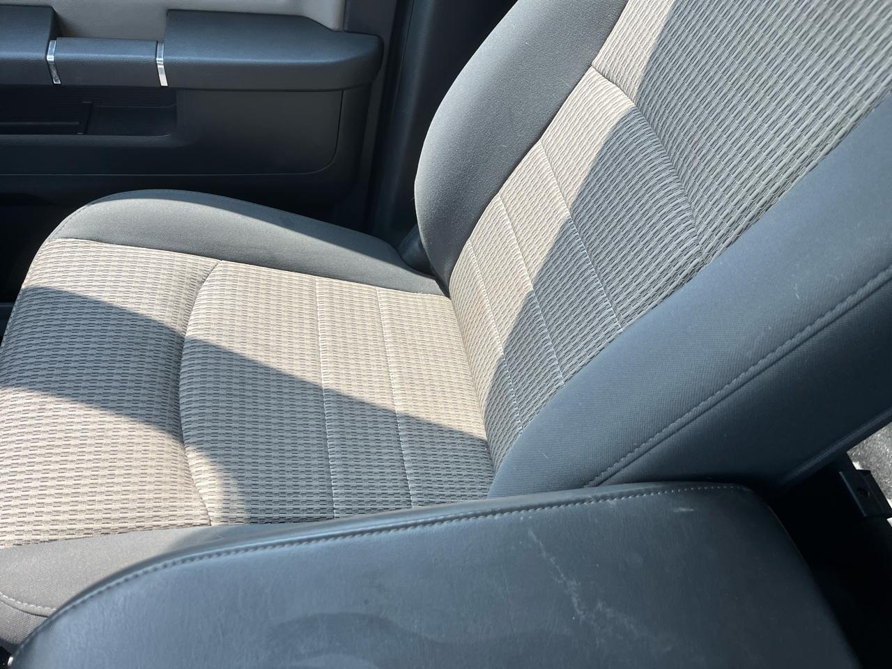 RAM 1500 2WD Crew Cab 140.5" Big Horn 2012