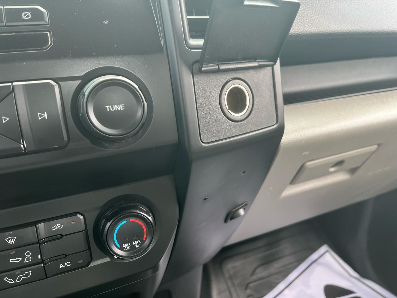 Ford F-150 XLT 4WD Reg Cab 8' Box 2020