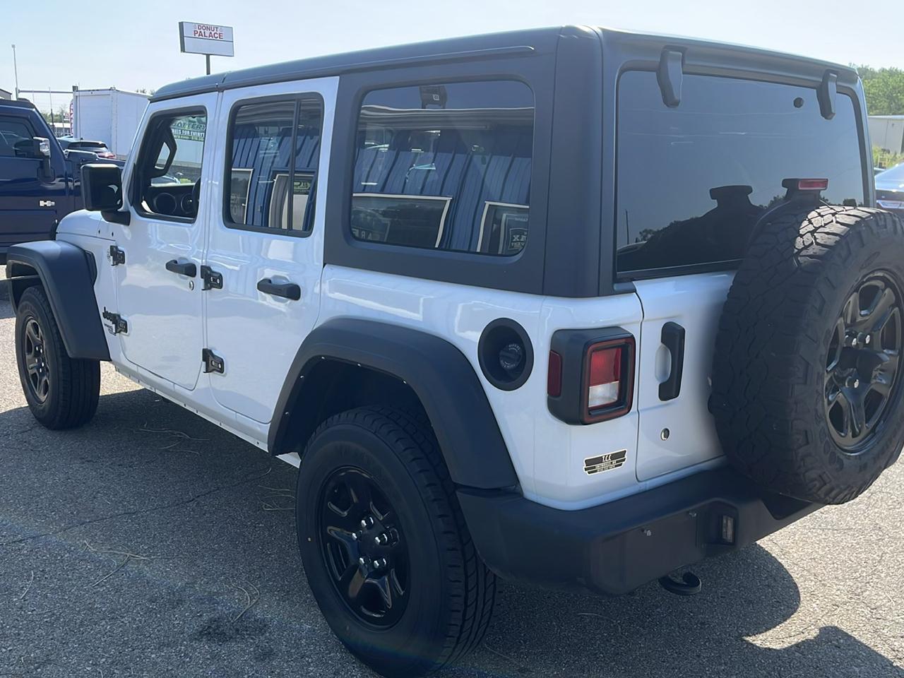 Jeep Wrangler Unlimited Sport 4x4 2021