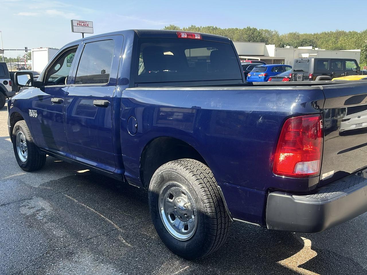 RAM 1500 Tradesman 4x4 Crew Cab 5'7" Box 2018